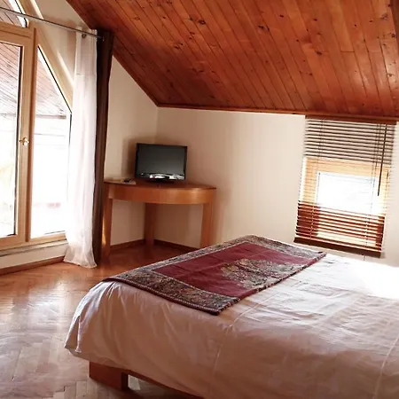 De Paris 4* Tirana