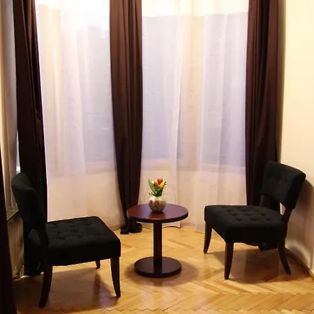 De Paris 4* Tirana