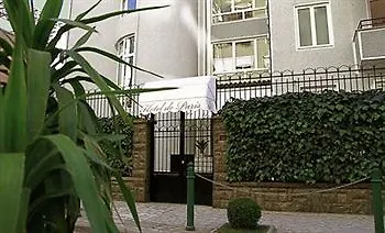 De Paris Hotel 4*