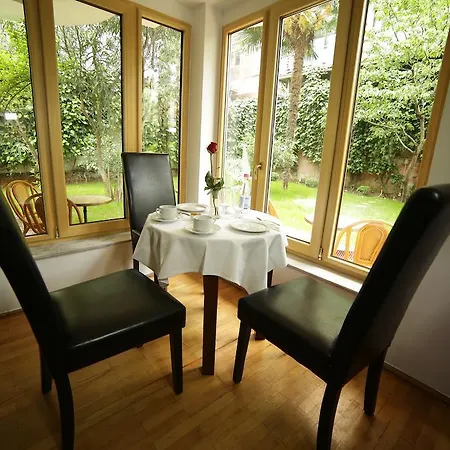 De Paris 4*