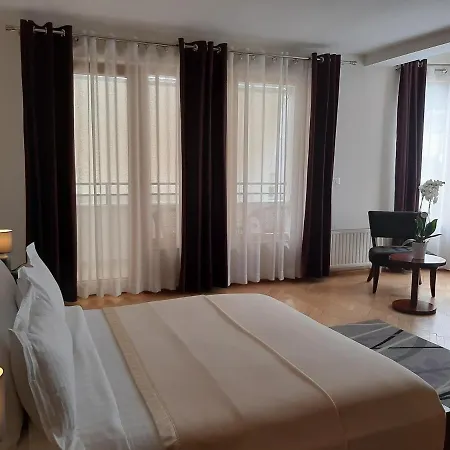 De Paris 4*