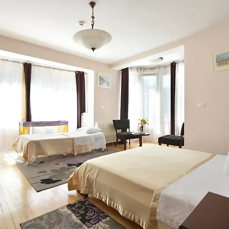 De Paris Tirana